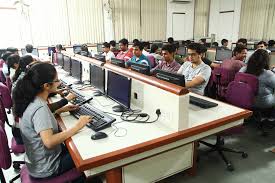 computer lab Institute of Technology, Nirma University (ITNU, Ahmedabad) in Ahmedabad