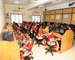 computer lab Dr. M.G.R Educational And Research Institute Directorate of Online Education (DOE, Chennai) in Chennai	