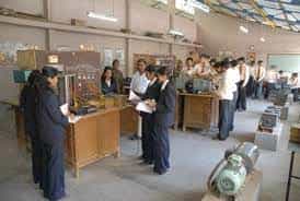 Lab  Latthe Education Society's Polytechnic (LESP, Sangli) in Sangli