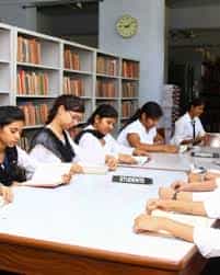 Library Adarsh Mahila Mahaviyalaya in Bhiwani	