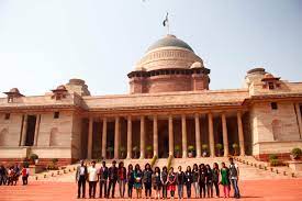 Group photo MIT International School of Broadcasting and Journalism (MIT ISBJ), Pune