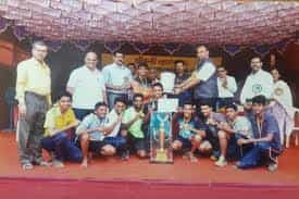  Kirti M Doongursee College of Arts Science and Commerce  Photo with Prize